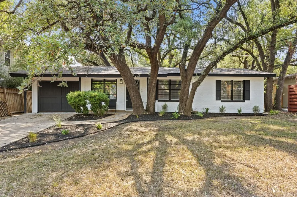 2411 S 6th Street Austin, TX 78704