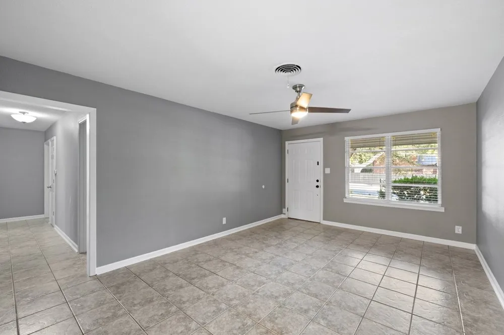 2411 S 6th Street Austin, TX 78704
