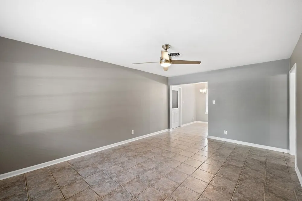 2411 S 6th Street Austin, TX 78704