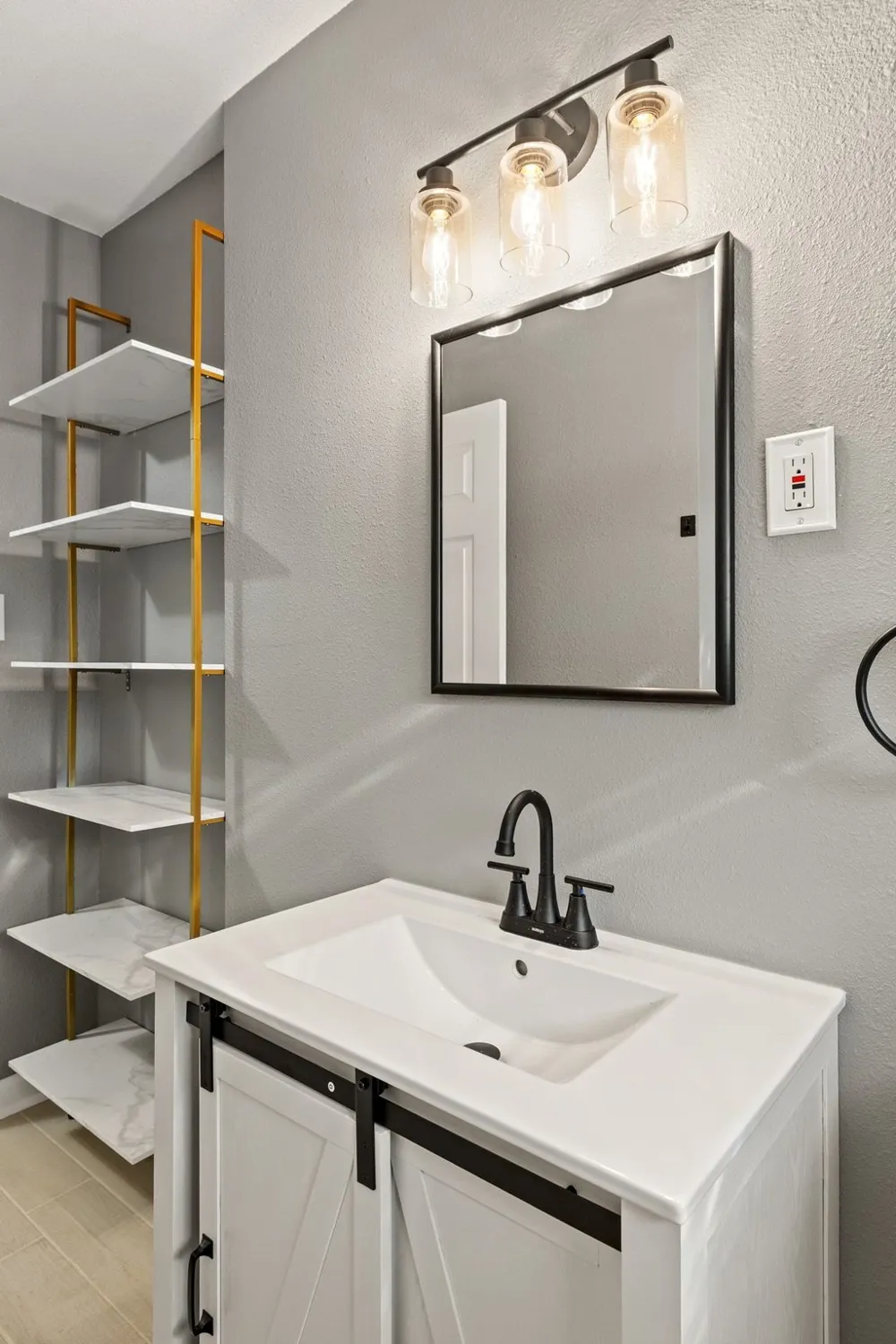 2411 S 6th Street Austin, TX 78704