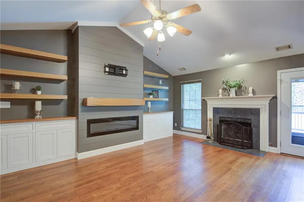 4267 Riviere PT Gainesville, GA 30507