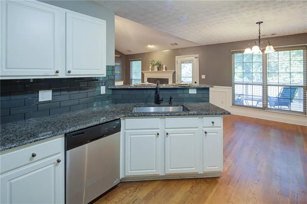 4267 Riviere PT Gainesville, GA 30507