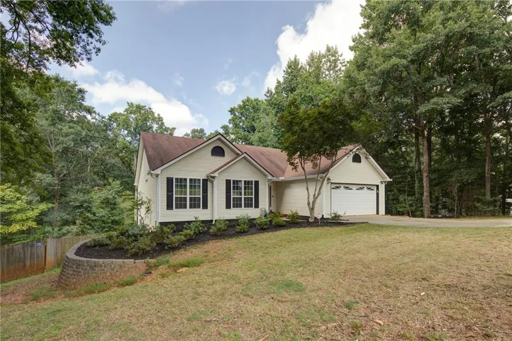 4267 Riviere PT Gainesville, GA 30507