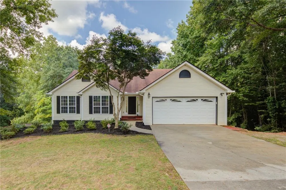 4267 Riviere PT Gainesville, GA 30507