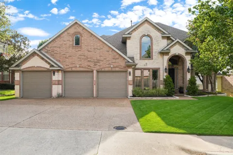 1530 Fairlakes Pointe Drive