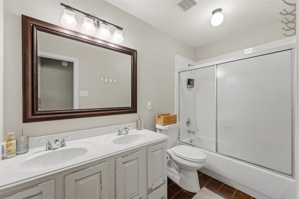 1530 Fairlakes Pointe Drive Rockwall, TX 75087