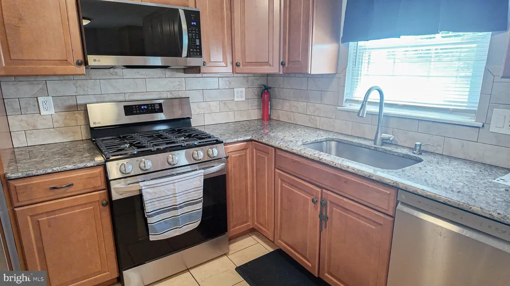 8520 BRIDLE ROAD Philadelphia, PA 19111