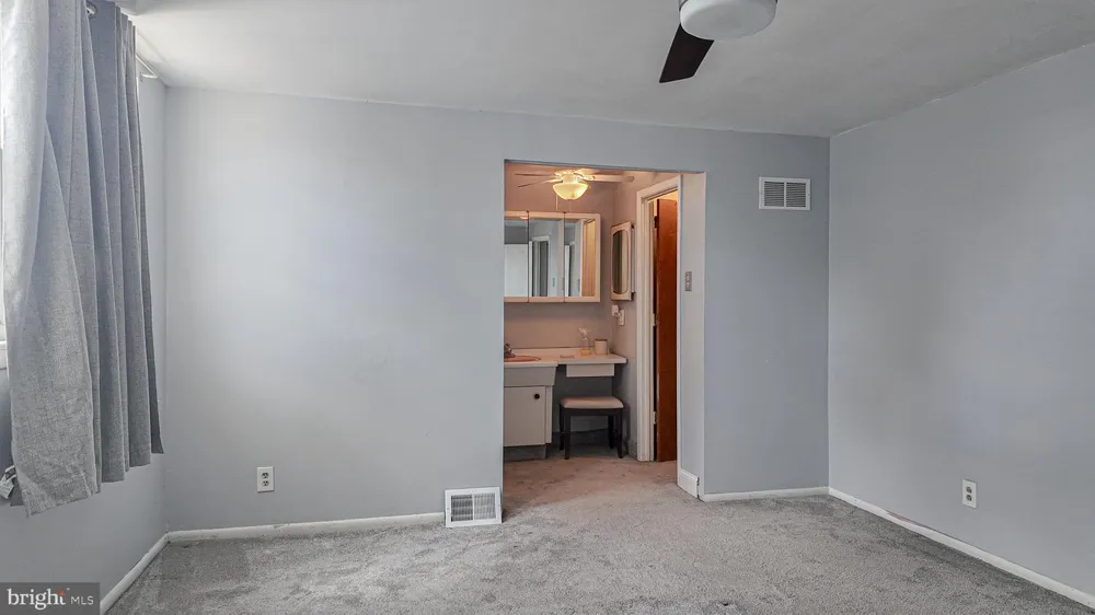 8520 BRIDLE ROAD Philadelphia, PA 19111