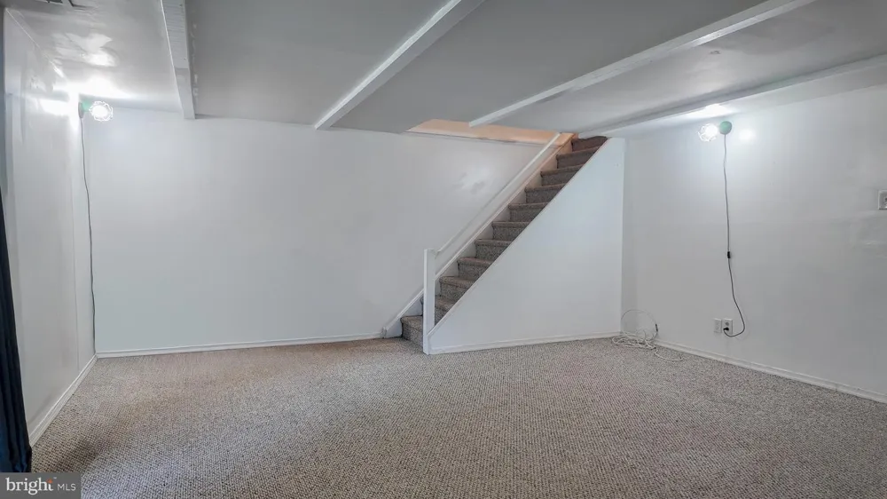 8520 BRIDLE ROAD Philadelphia, PA 19111