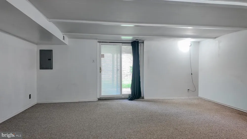 8520 BRIDLE ROAD Philadelphia, PA 19111