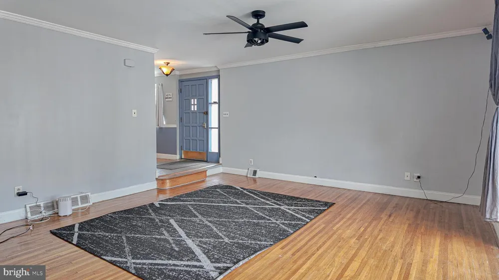 8520 BRIDLE ROAD Philadelphia, PA 19111