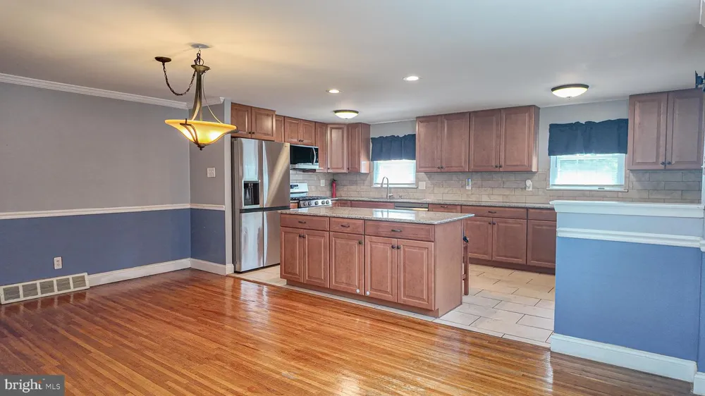 8520 BRIDLE ROAD Philadelphia, PA 19111