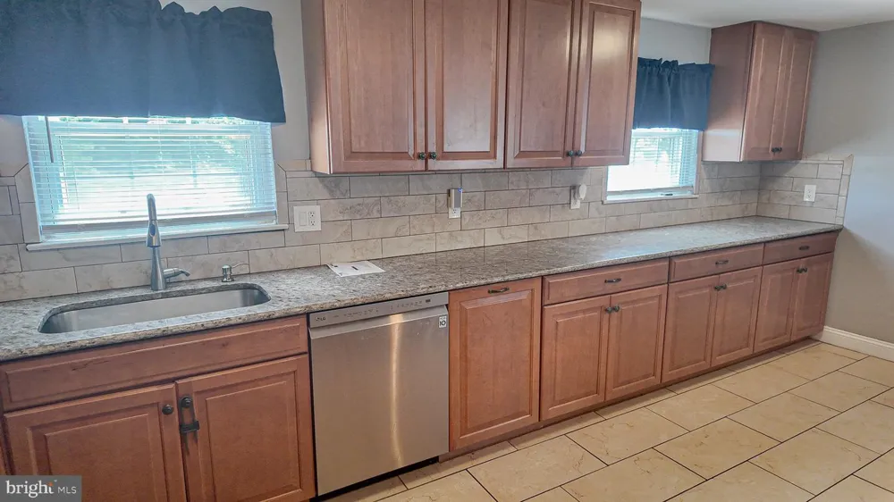 8520 BRIDLE ROAD Philadelphia, PA 19111