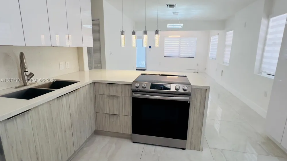 841 S 24th Ave Hollywood, FL 33020
