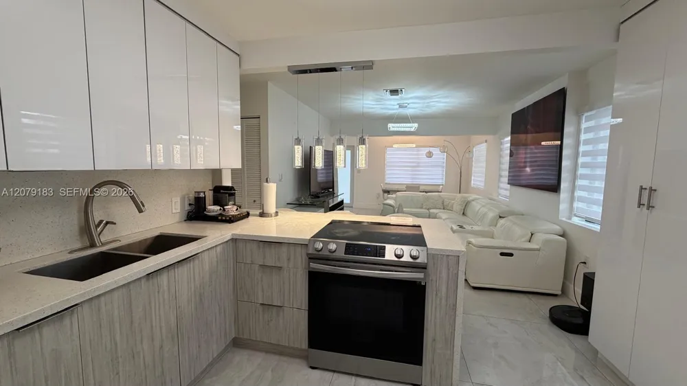 841 S 24th Ave Hollywood, FL 33020