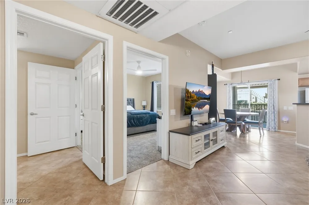 6868 Sky Pointe Drive #1073 Las Vegas, NV 89131