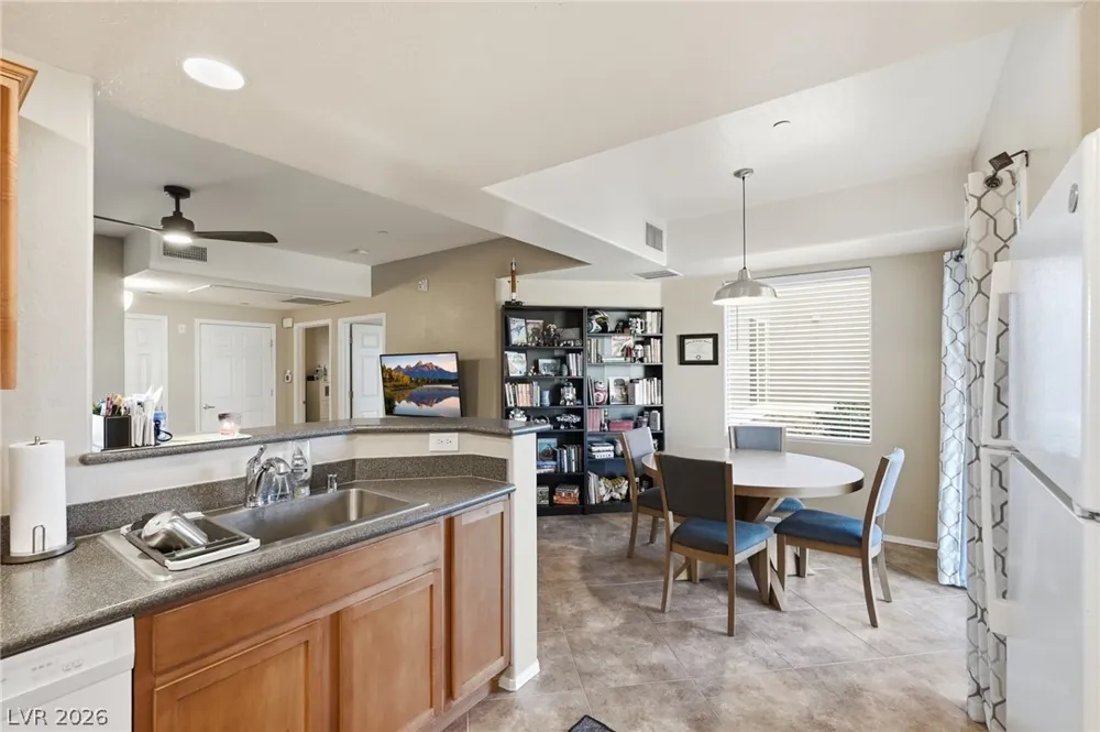 6868 Sky Pointe Drive #1073 Las Vegas, NV 89131