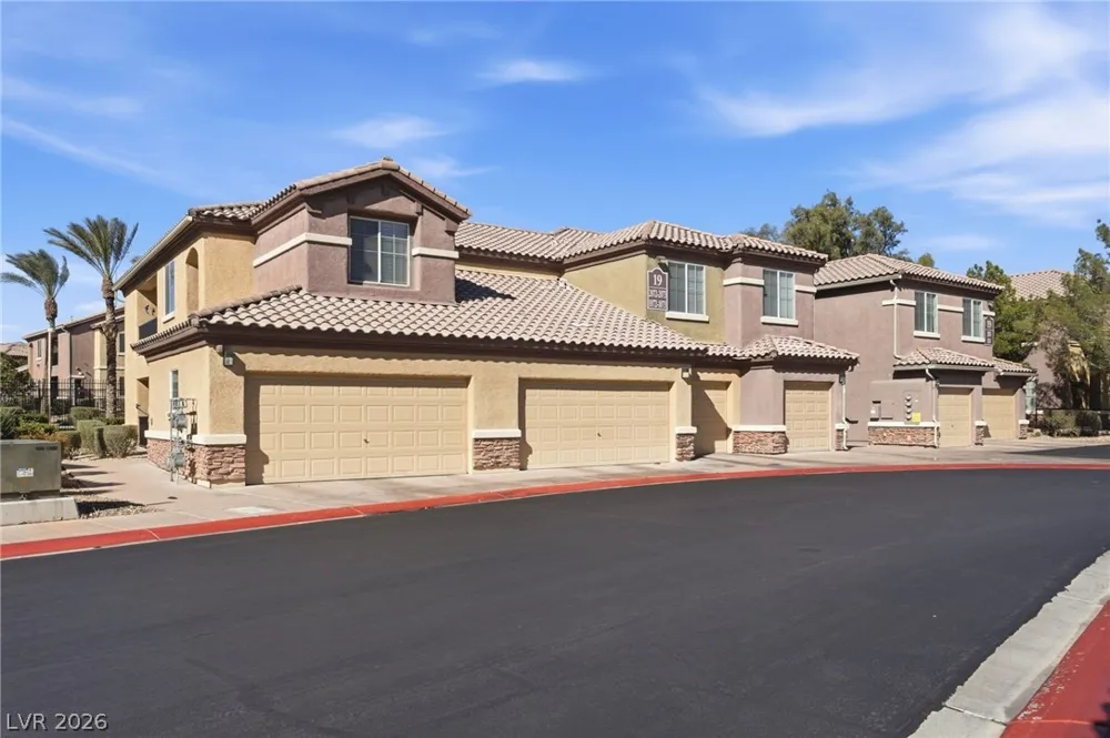 6868 Sky Pointe Drive #1073 Las Vegas, NV 89131