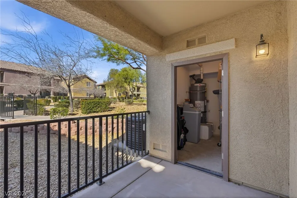 6868 Sky Pointe Drive #1073 Las Vegas, NV 89131