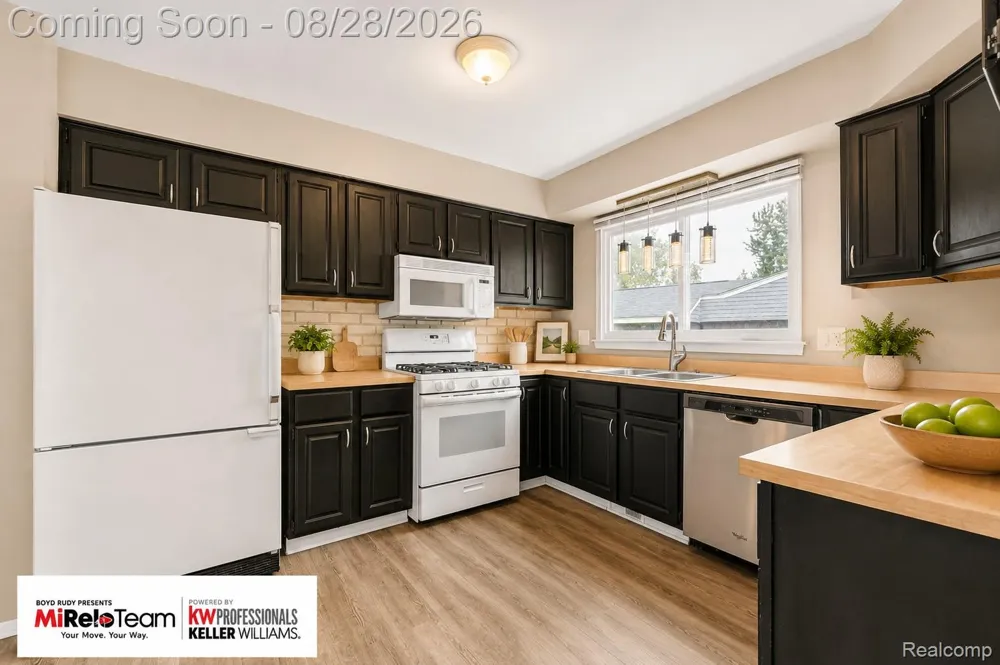 352 Winchester Street South Lyon City, MI 48178