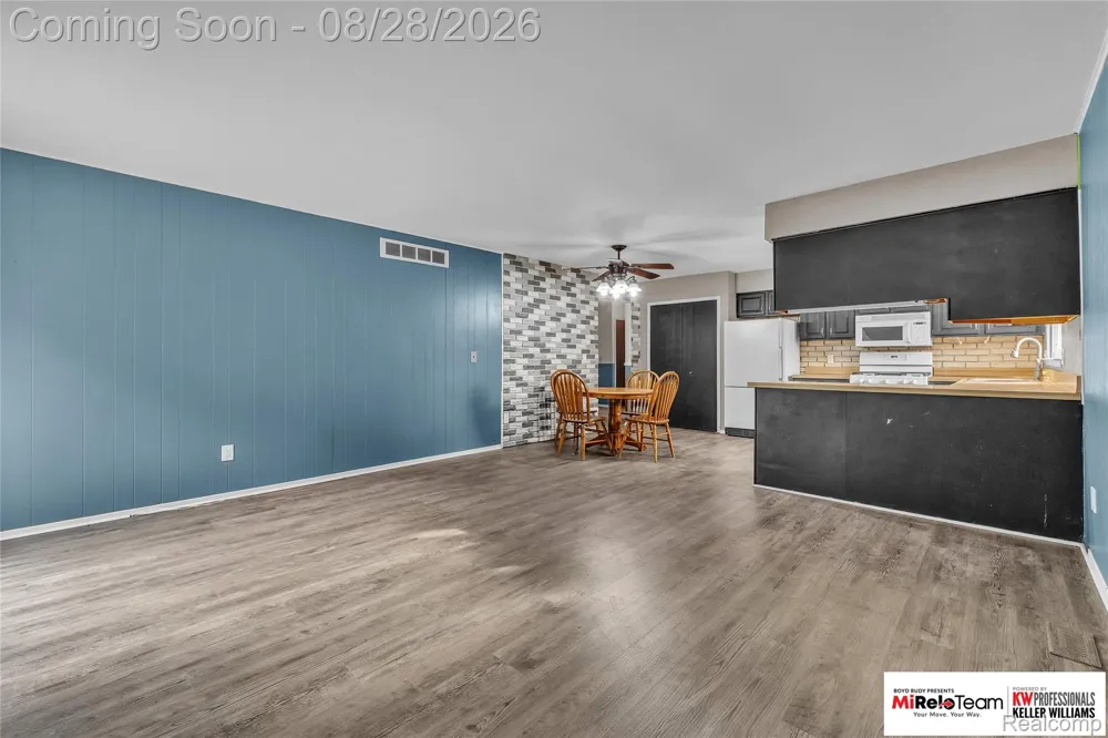 352 Winchester Street South Lyon City, MI 48178