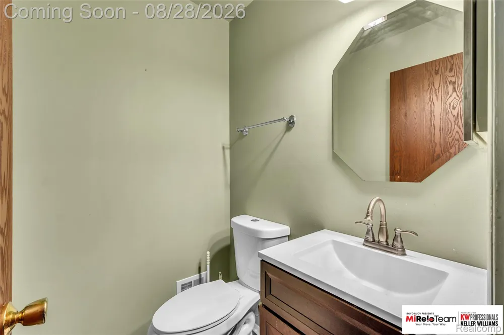 352 Winchester Street South Lyon City, MI 48178