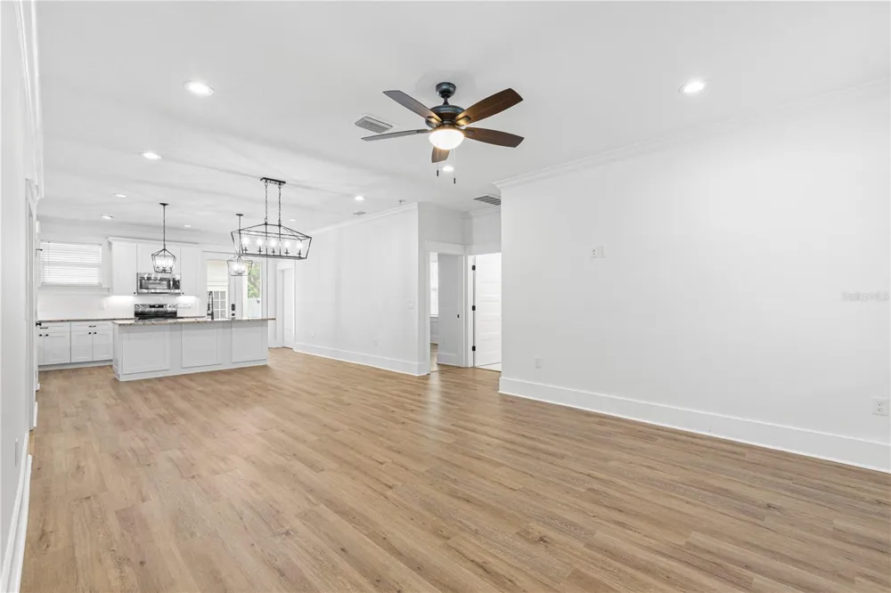 3923 W GRAY STREET Tampa, FL 33609