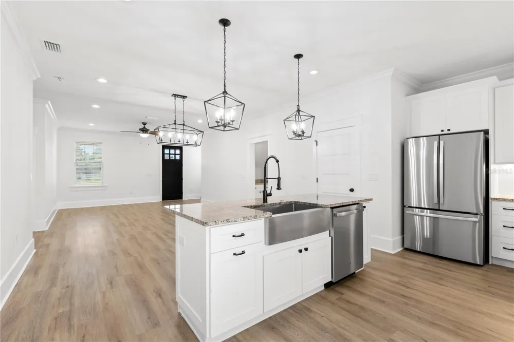 3923 W GRAY STREET Tampa, FL 33609