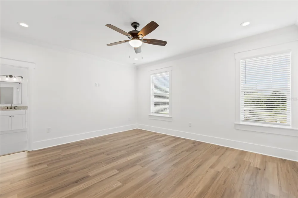 3923 W GRAY STREET Tampa, FL 33609