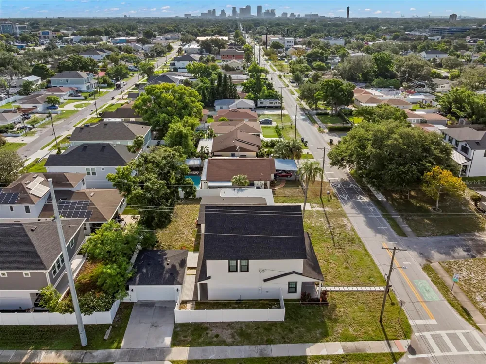 3923 W GRAY STREET Tampa, FL 33609