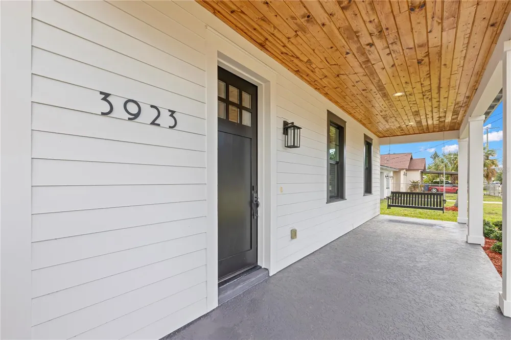 3923 W GRAY STREET Tampa, FL 33609