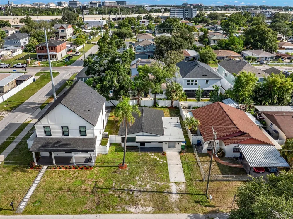 3923 W GRAY STREET Tampa, FL 33609