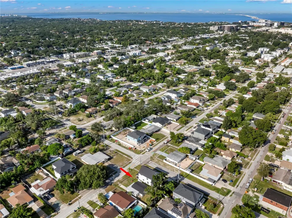 3923 W GRAY STREET Tampa, FL 33609