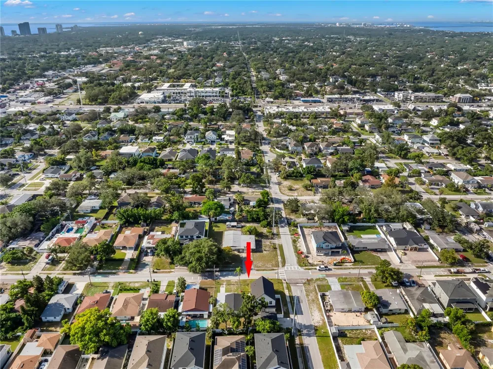 3923 W GRAY STREET Tampa, FL 33609