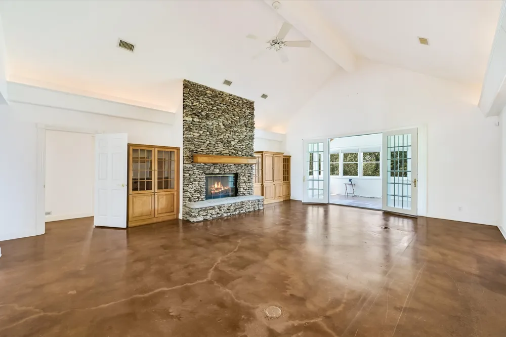 3820 River Road Wimberley, TX 78676