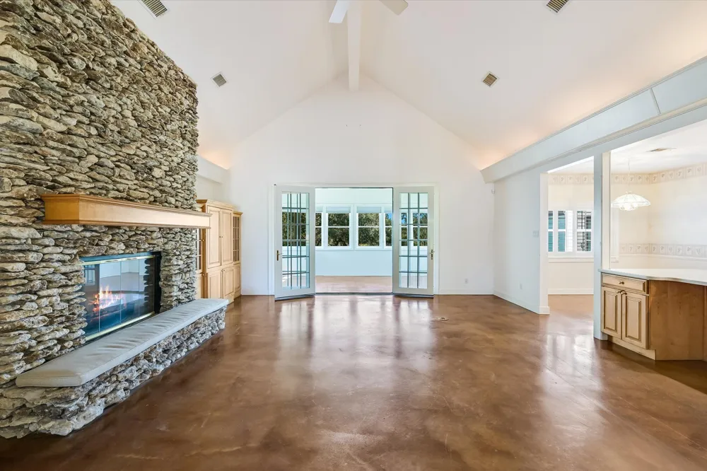3820 River Road Wimberley, TX 78676