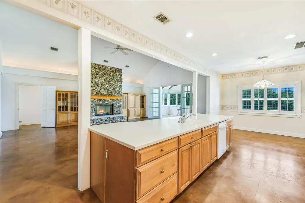 3820 River Road Wimberley, TX 78676