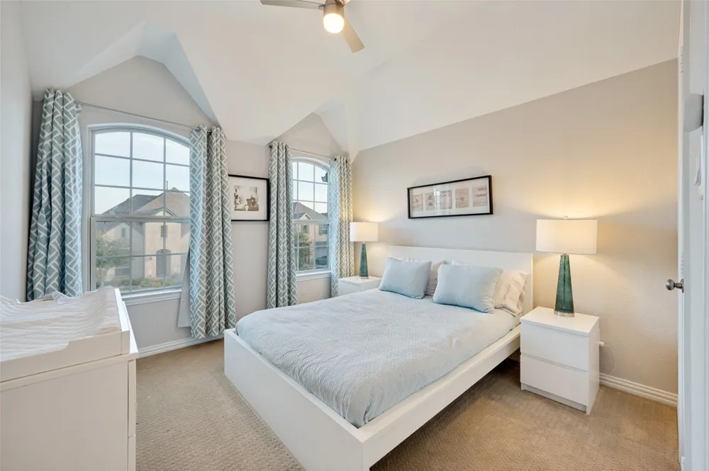 125 Erling Lane Irving, TX 75039