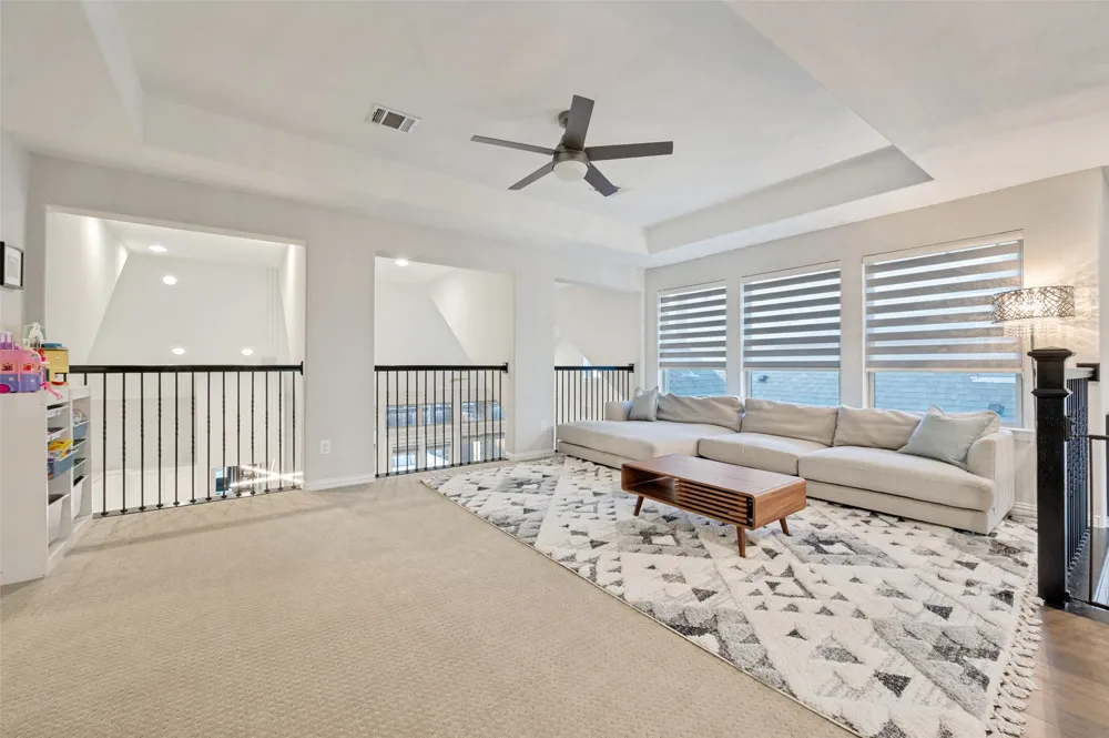 125 Erling Lane Irving, TX 75039