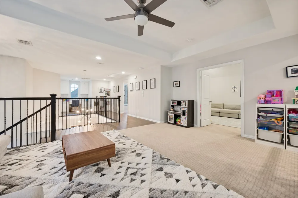 125 Erling Lane Irving, TX 75039