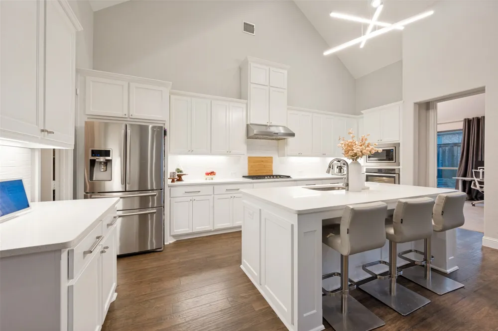 125 Erling Lane Irving, TX 75039