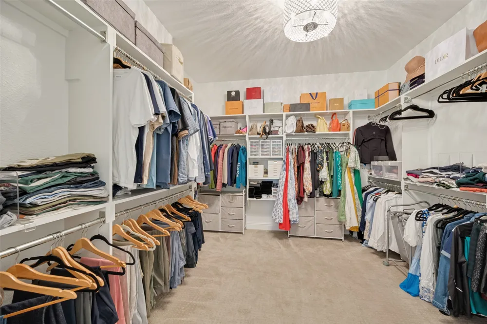 125 Erling Lane Irving, TX 75039