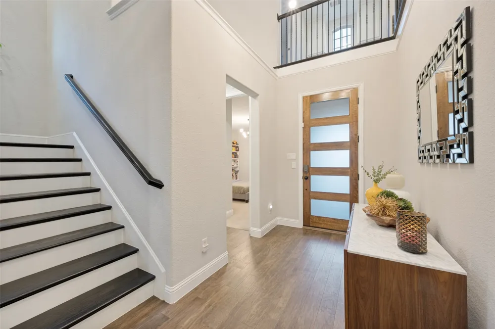 125 Erling Lane Irving, TX 75039