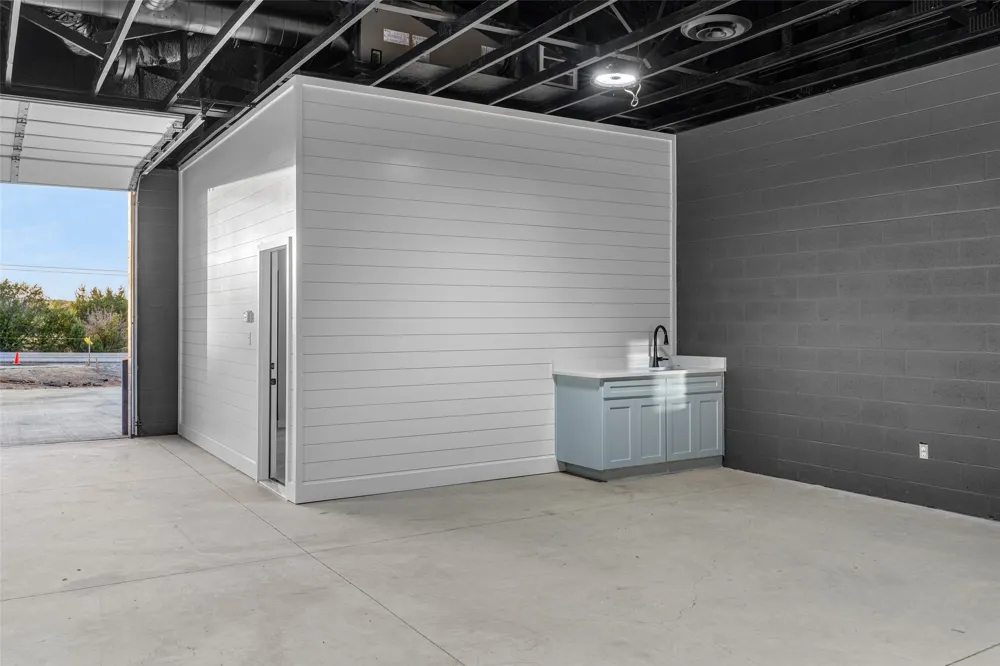 2555 Paluxy Highway Granbury, TX 76048