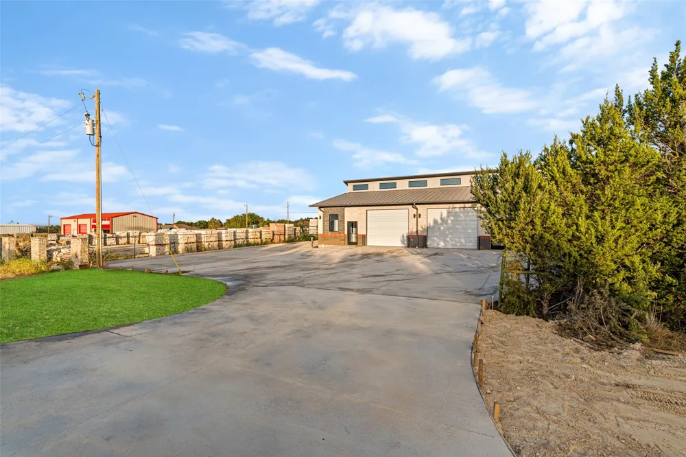2555 Paluxy Highway Granbury, TX 76048