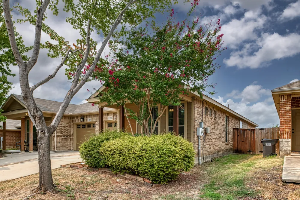 355 Armstrong Lane Lavon, TX 75166