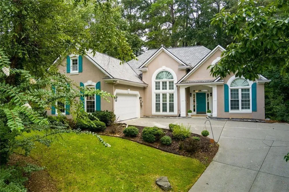 102 Legacy Court Woodstock, GA 30189