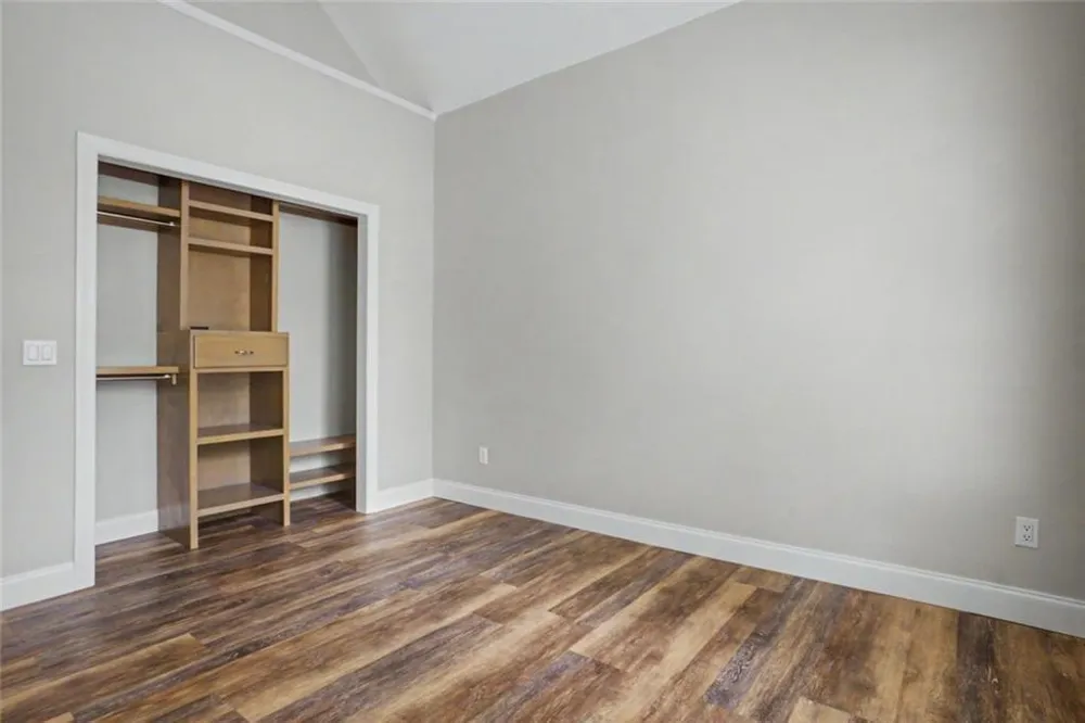 102 Legacy Court Woodstock, GA 30189