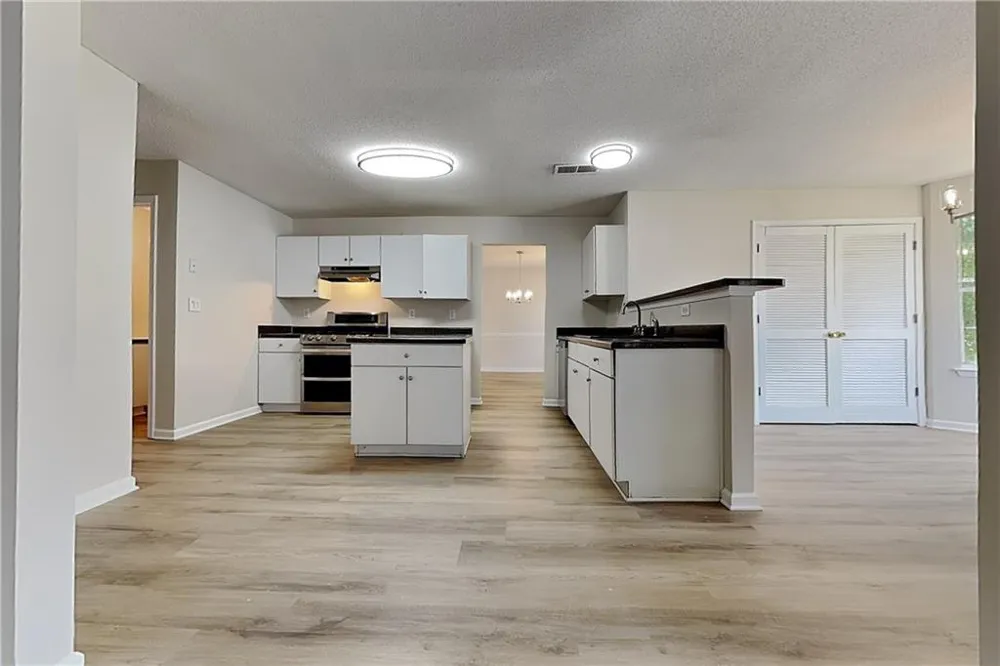2781 Ward Lake Way Ellenwood, GA 30294