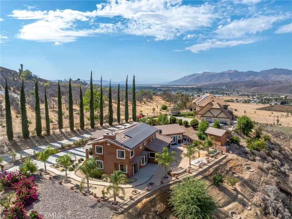 45540 Denizen Heights Hemet, CA 92544